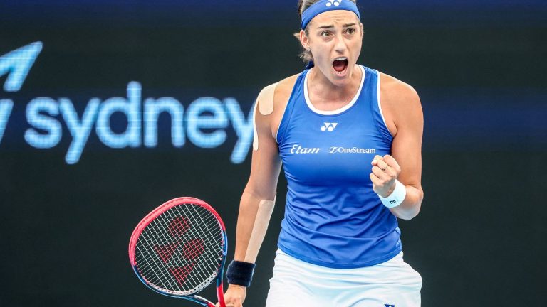 tough first round for Caroline Garcia against Naomi Osaka… Follow the match