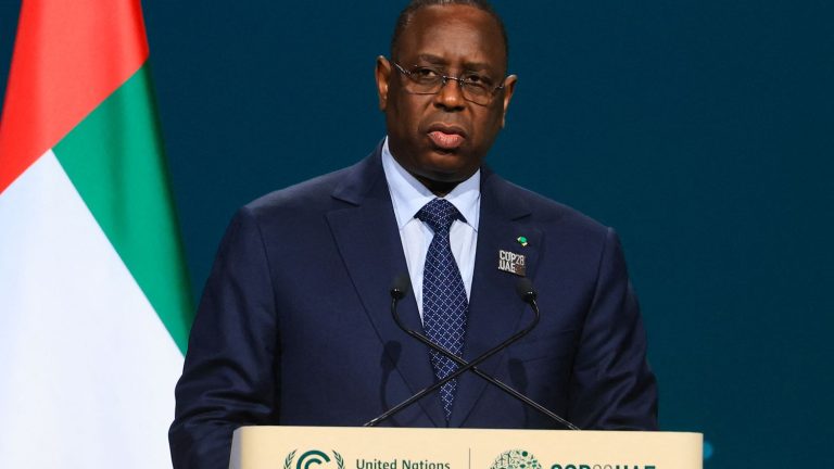 15 candidates denounce Macky Sall’s “inexplicable slowness” in setting a new date