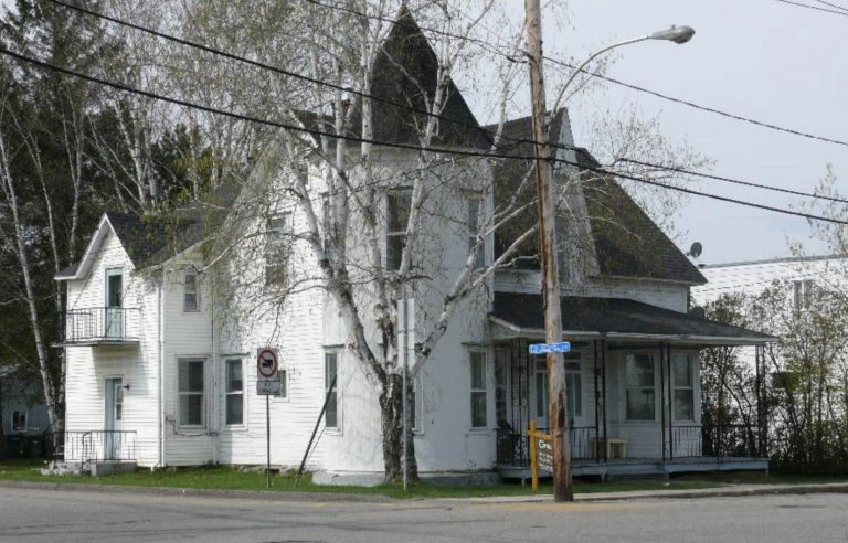 A historic house in Ferme-Neuve, in the Hautes-Laurentides, soon to be demolished with regret?