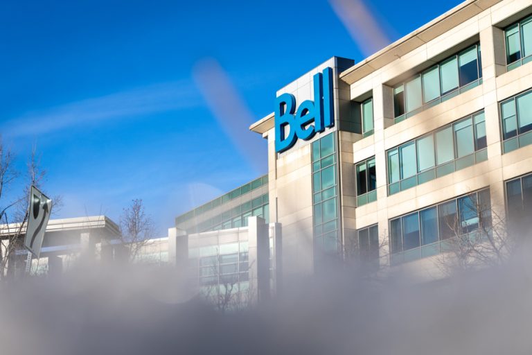 Bell wants to protect its “quasi-monopoly” on optical fiber, denounces Quebecor