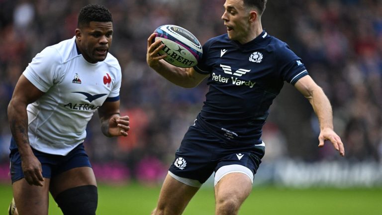 Ben White picks up the Blues cold… Relive the first try of the Scotland-France match