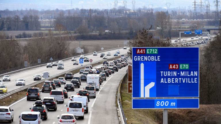 Bison Futé raises its red flag in Auvergne-Rhône-Alpes on Friday for departures, and orange for returns