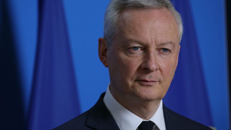 Bruno Le Maire targeted by an investigation for use of forgery