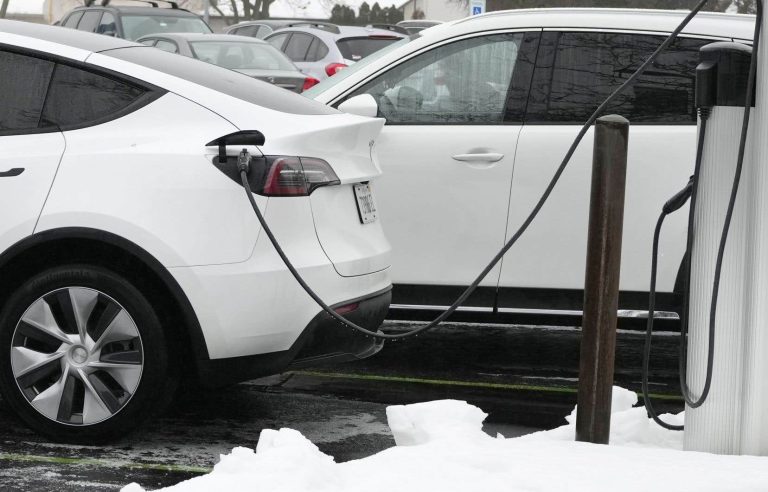 Canada leads the race for electric vehicle batteries, according to BloombergNEF