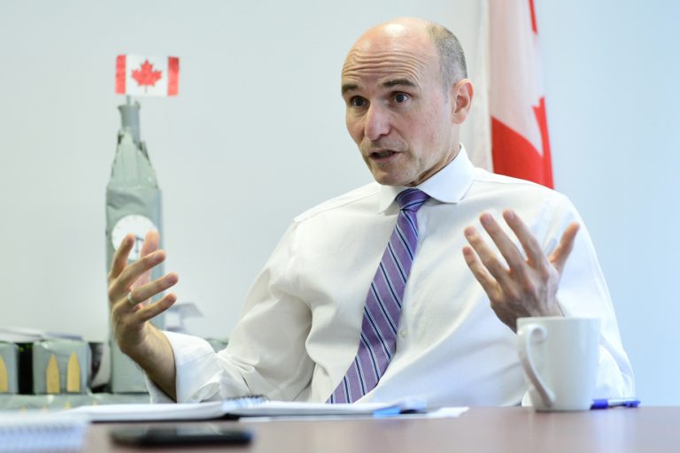 Crisis in the weeklies |  Duclos in discussion with Canada Post on the distribution of local newspapers