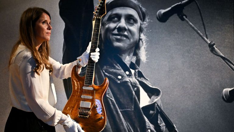 Dire Straits frontman Mark Knopfler’s guitars sold for high prices at auction