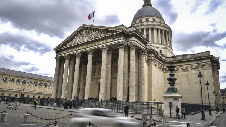 Emmanuel Macron in favor of entry into the Pantheon by Robert Badinter