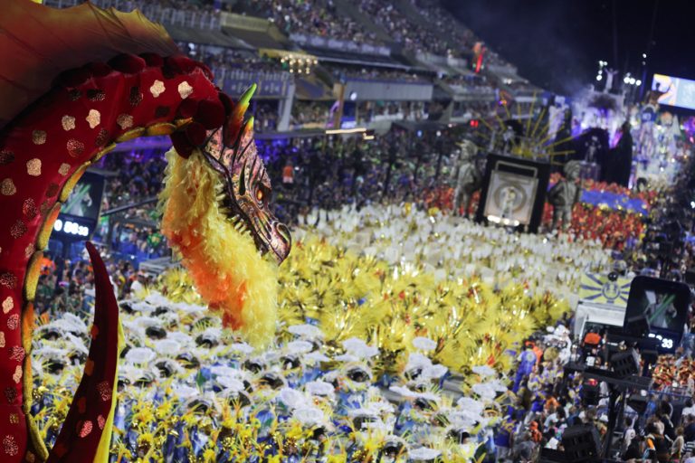 Final bouquet at the Rio Carnival parades