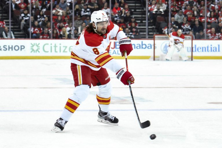 Flames trade defenseman Chris Tanev to Stars