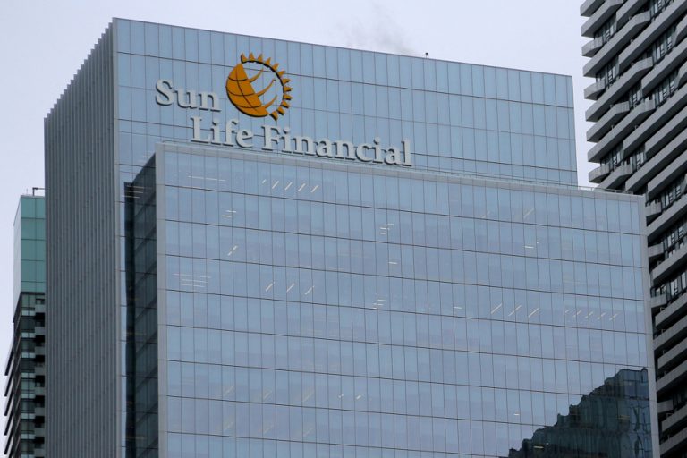 Fourth trimester |  Sun Life Financial reports lower net profit