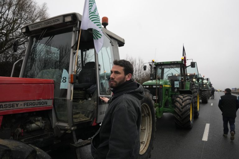 France |  Reopening of highways, farmers still mobilized