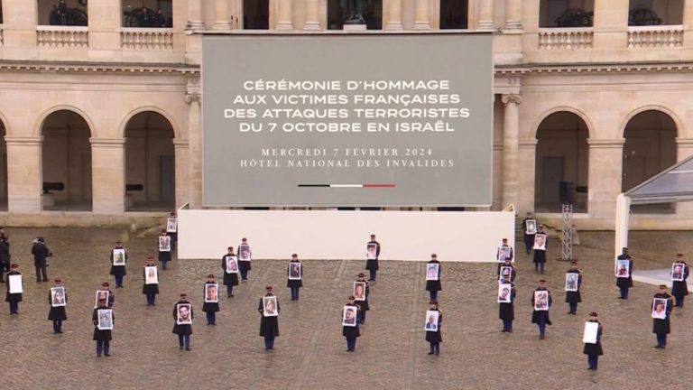 France pays tribute to the victims