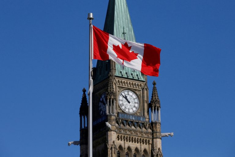 From April to December |  Ottawa posts a budget deficit of 23.6 billion