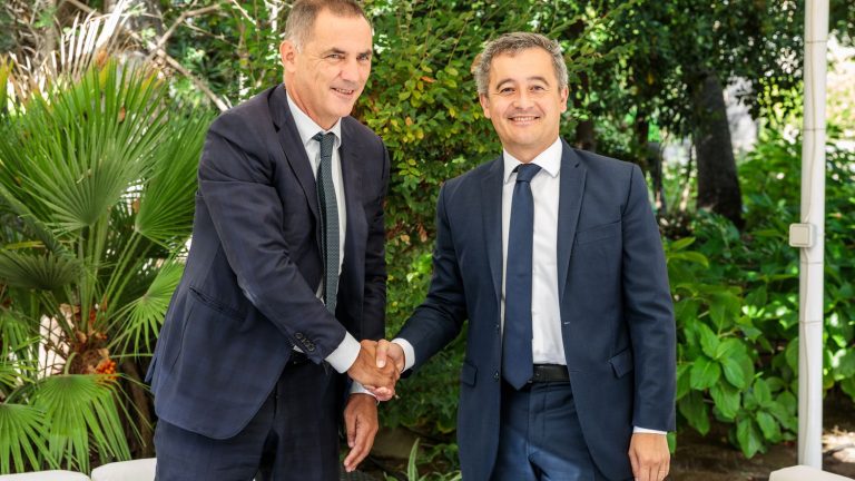 Gérald Darmanin receives a delegation of elected officials from the island to move forward on the subject