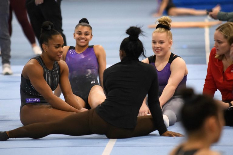 Gymnastics |  Simone Biles’ teammates praise her “human qualities”