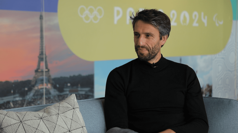 His Olympic titles, the presidency of Paris 2024, his link with politics… Tony Estanguet confides in “Past, present, future”