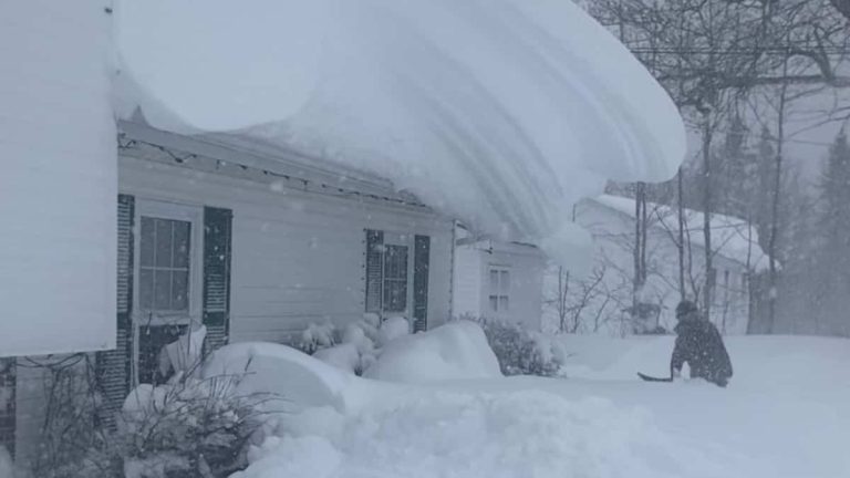 Historic storm in Nova Scotia: its street not cleared of snow for four days