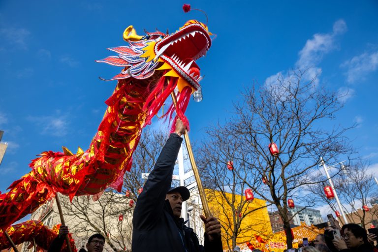 Hundreds of people celebrate Lunar New Year in Montreal