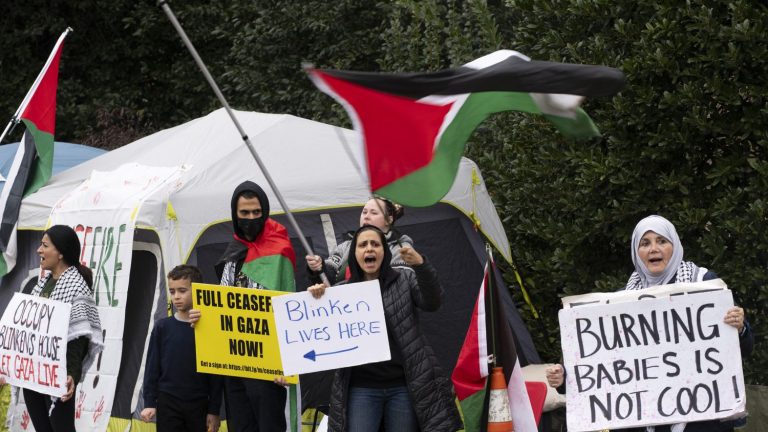 In Virginia, demonstrators camp outside the US secretary of state’s home to protest his support for Israel