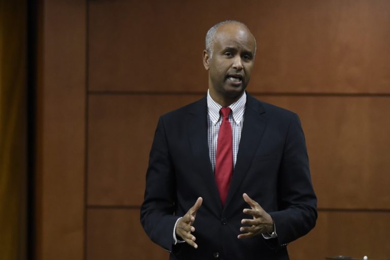 Israel and Hamas at war |  Humanitarian aid in Gaza “only arrives in trickles”, says Ahmed Hussen