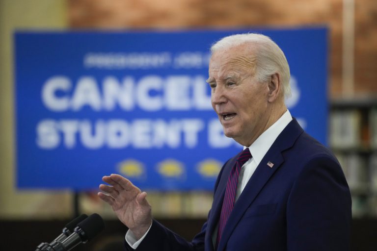 Joe Biden congratulates himself on having canceled the student debts of nearly 4 million Americans