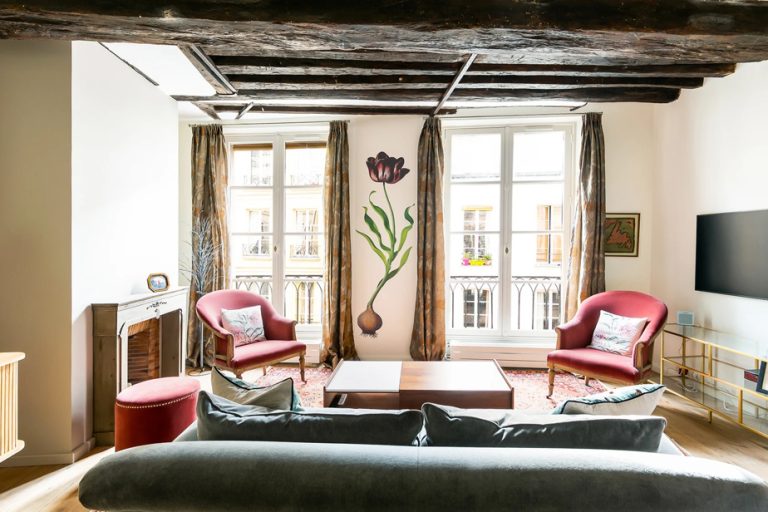 Louise Penny puts her Parisian apartment up for sale