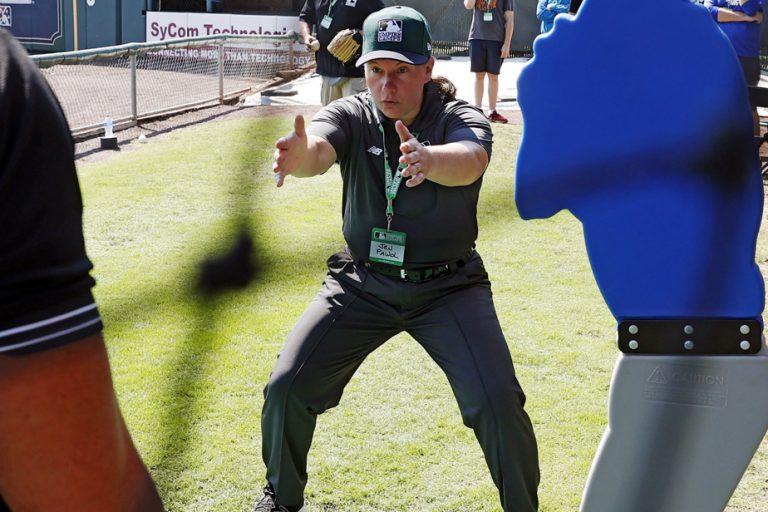 MLB |  Jen Pawol would become the first female referee