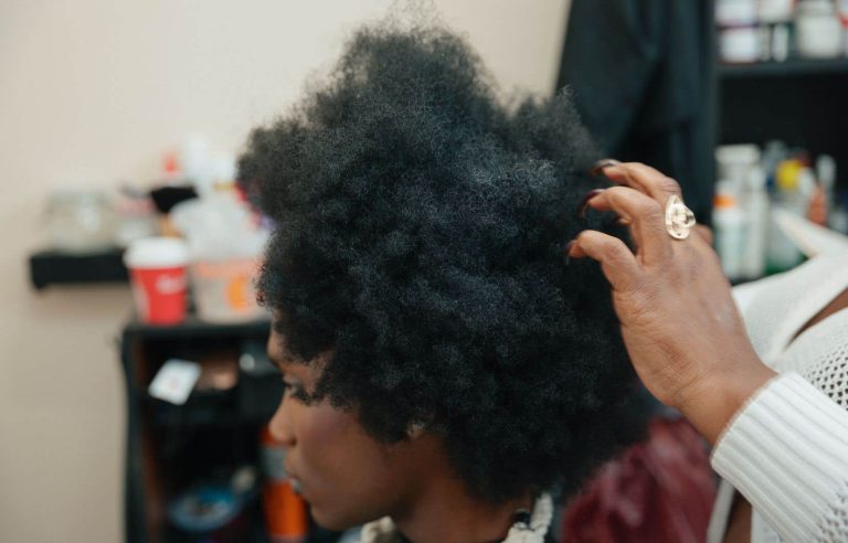 Miseries and splendors of afro hair in Quebec