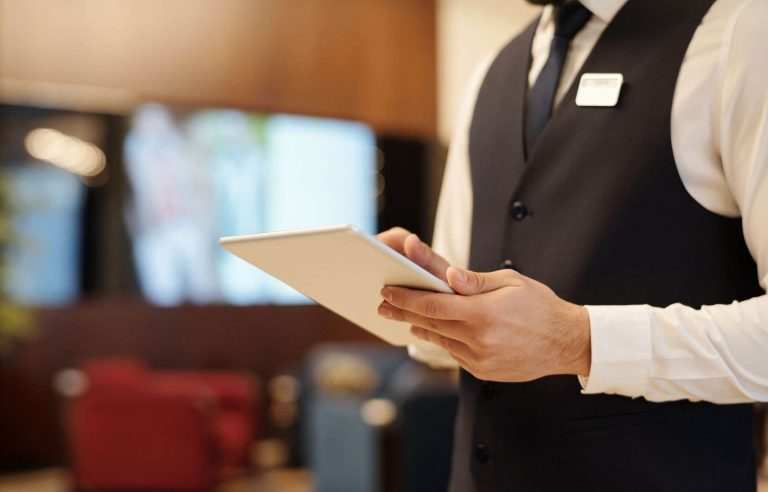 More than half of hotels in Quebec are technologically behind