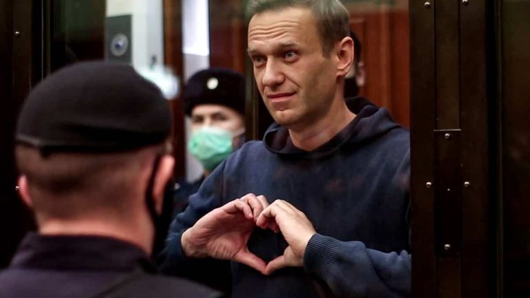 Navalny: poisoned, imprisoned and died under Putin