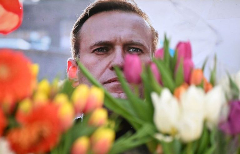 Navalny’s mother calls on Putin to hand over her son’s body “without delay”