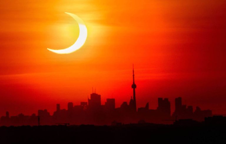 Ontario students also deprived of school on the day of the solar eclipse