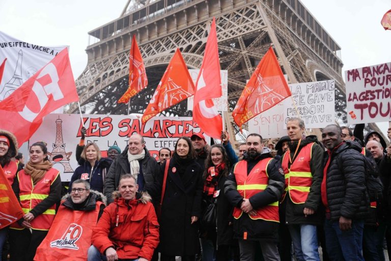 Paris |  Eiffel Tower employees renew their strike