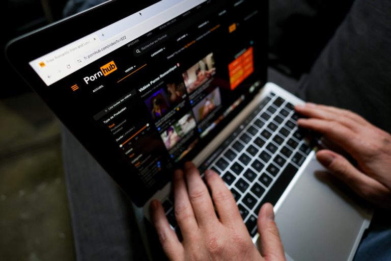 Pornhub “absolutely ineffective” in protecting privacy