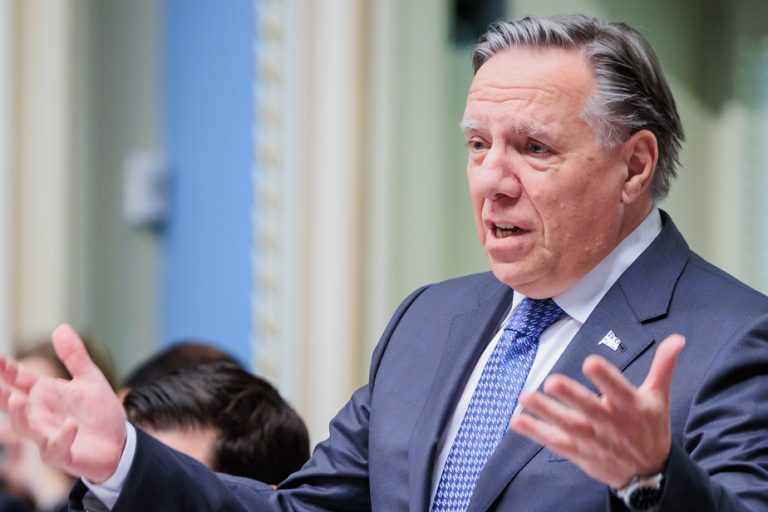 Private financing controversy |  The CAQ renounces political donations, announces François Legault