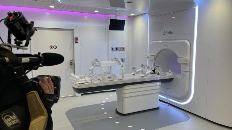 Quebec University Hospital: inauguration of a new $8.3 million device to treat cancer