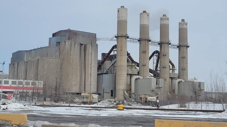 Quebecers prepare to buy the Joliette cement plant