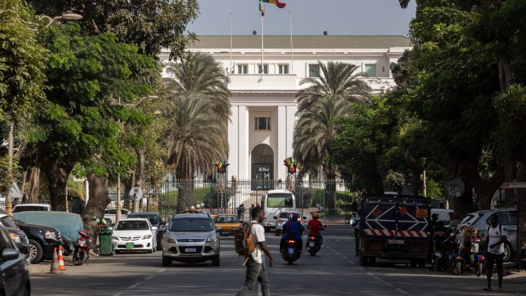 REPORTING.  In Senegal, the opposition tries to mobilize the population after the extension of the mandate of President Macky Sall