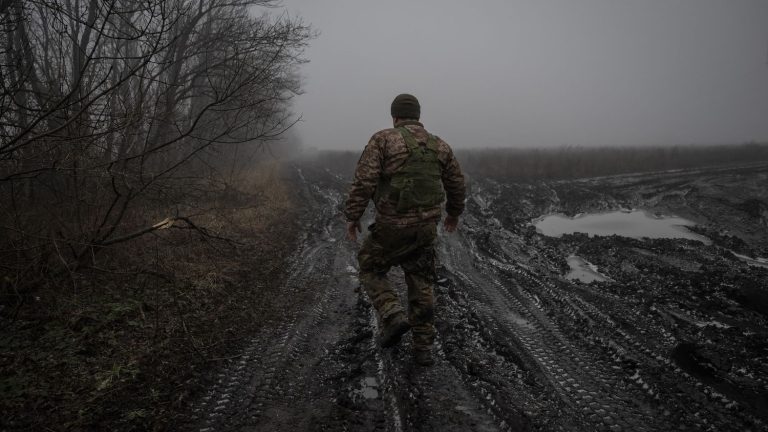 REPORTING.  In Ukraine, rehabilitation centers to help soldiers “morally exhausted after two years”