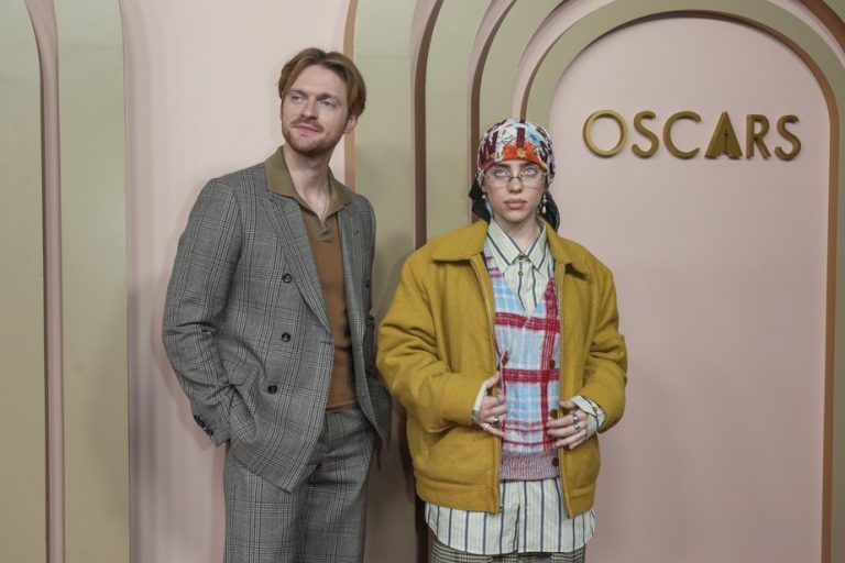 Ryan Gosling and Billie Eilish will sing at the Oscars