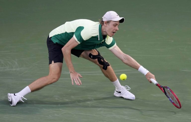 Shapovalov loses to Murray from the start at the Dubai tournament