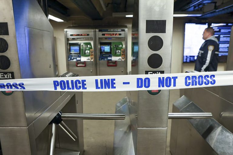 One dead, five injured by gunshots in New York subway