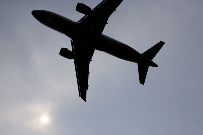 Smoke causes emergency landing at Montreal-Trudeau airport