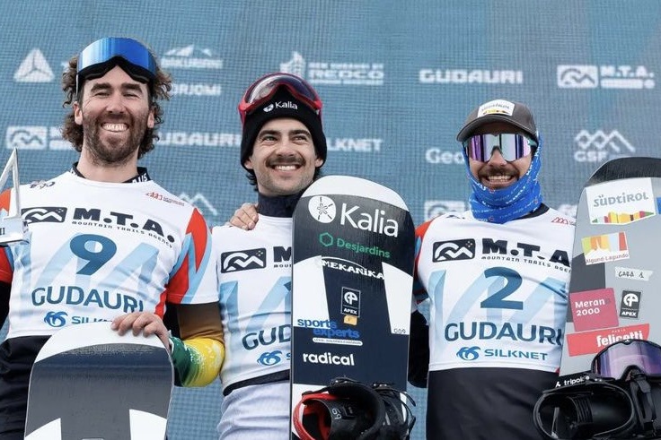 Snowboard Cross World Cup |  A fourth victory for Éliot Grondin