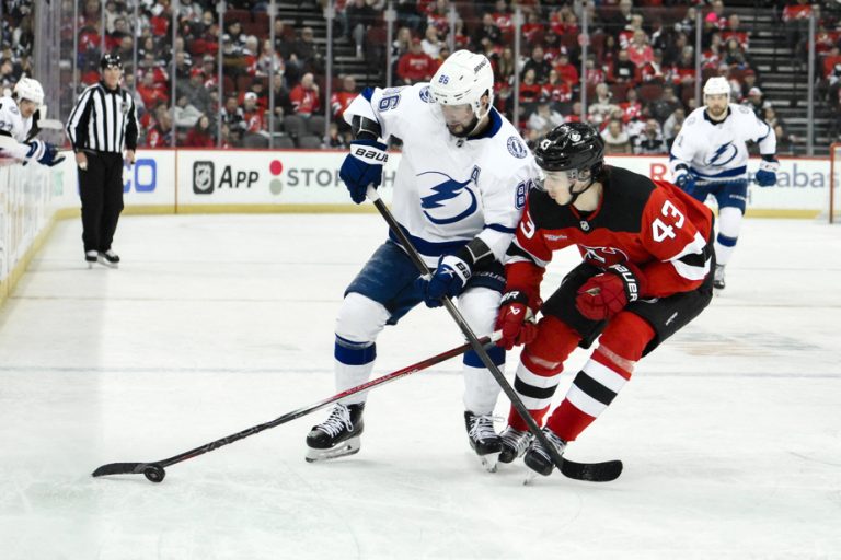 Sunday in the NHL |  Kucherov reaches 100 points in Lightning win