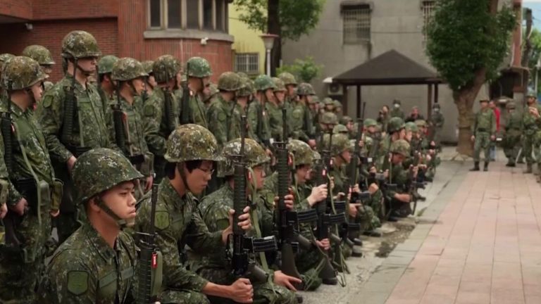 Taiwan: extended military service