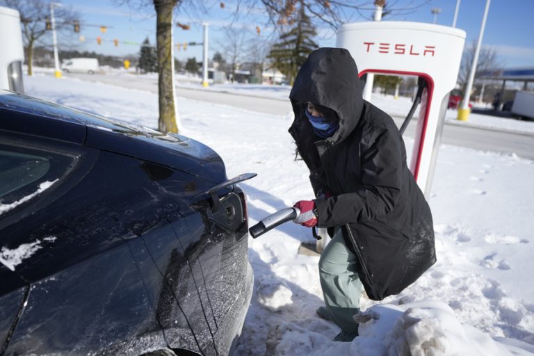 Technology |  Electric car owners face the bitter cold