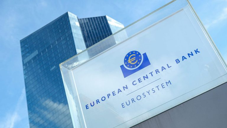 The European Central Bank in deficit for the first time in twenty years