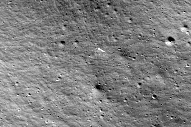 The Odysseus probe sends its first images of the south of the Moon