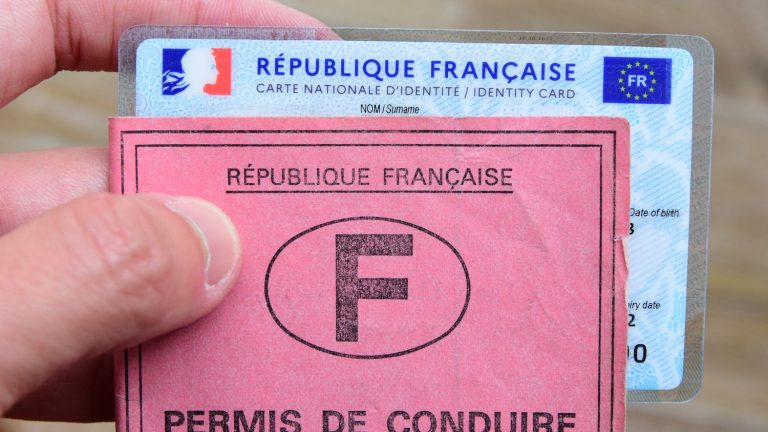 The dematerialized driving license is generalized for all French motorists